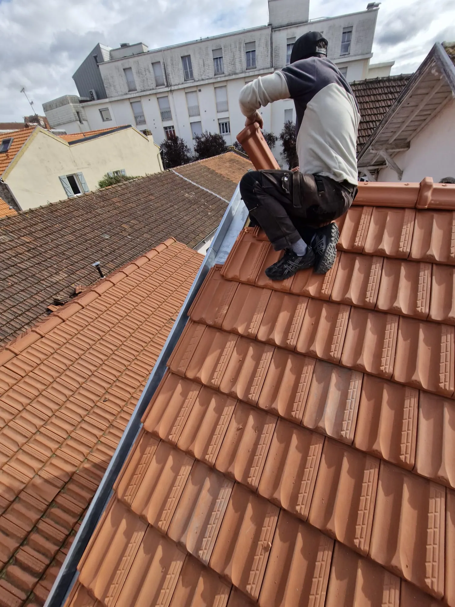 Rénovation d'une toiture en tuile canal sur une maison béarnaise à Pau